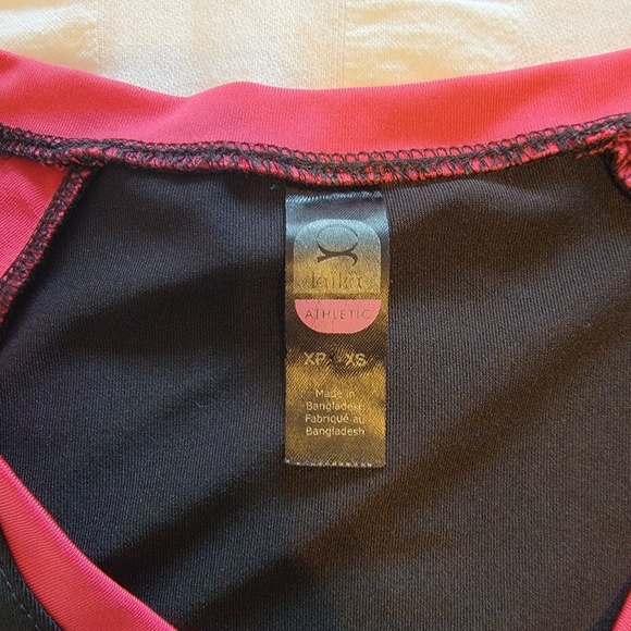 🌟XS short sleeve Athletic Tee - Picture 5 of 5